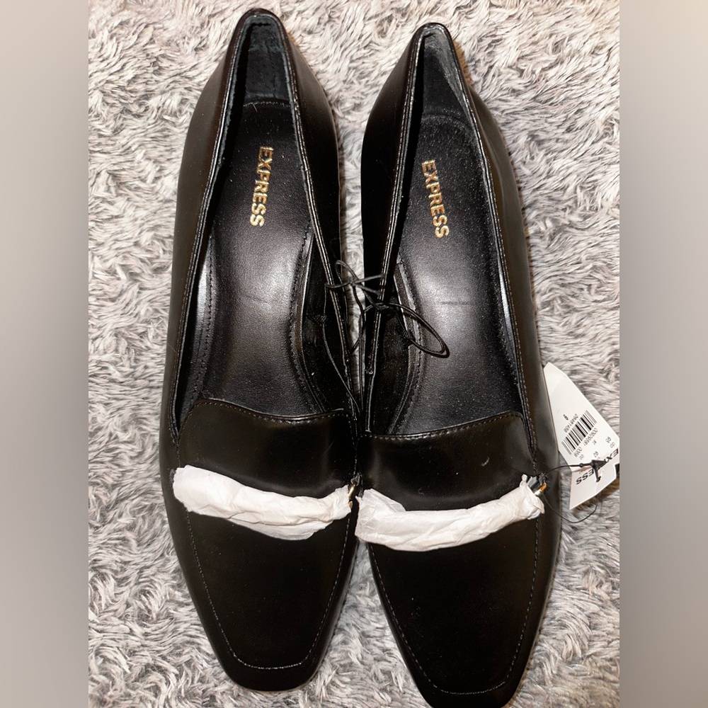 Never worn size 9 loafers with tags still on